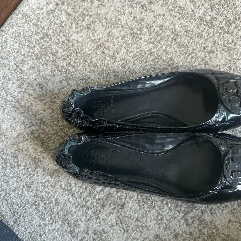Tory Burch Reva Double T Quilted Patent Leather Flats 7.5